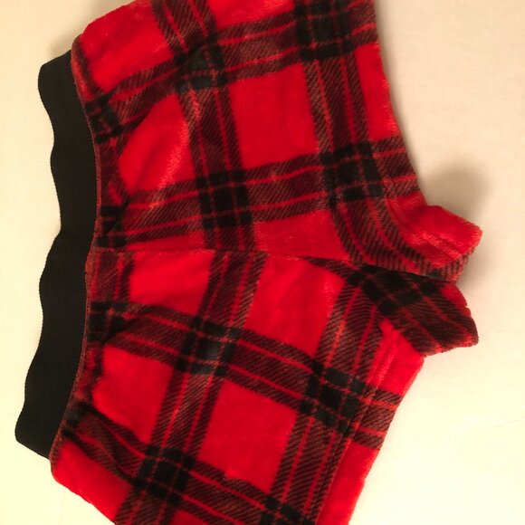 🩳 PINK Victoria's Secret Fleece Red & Black Checkered Shorts – Extra Size Small - Picture 2 of 8